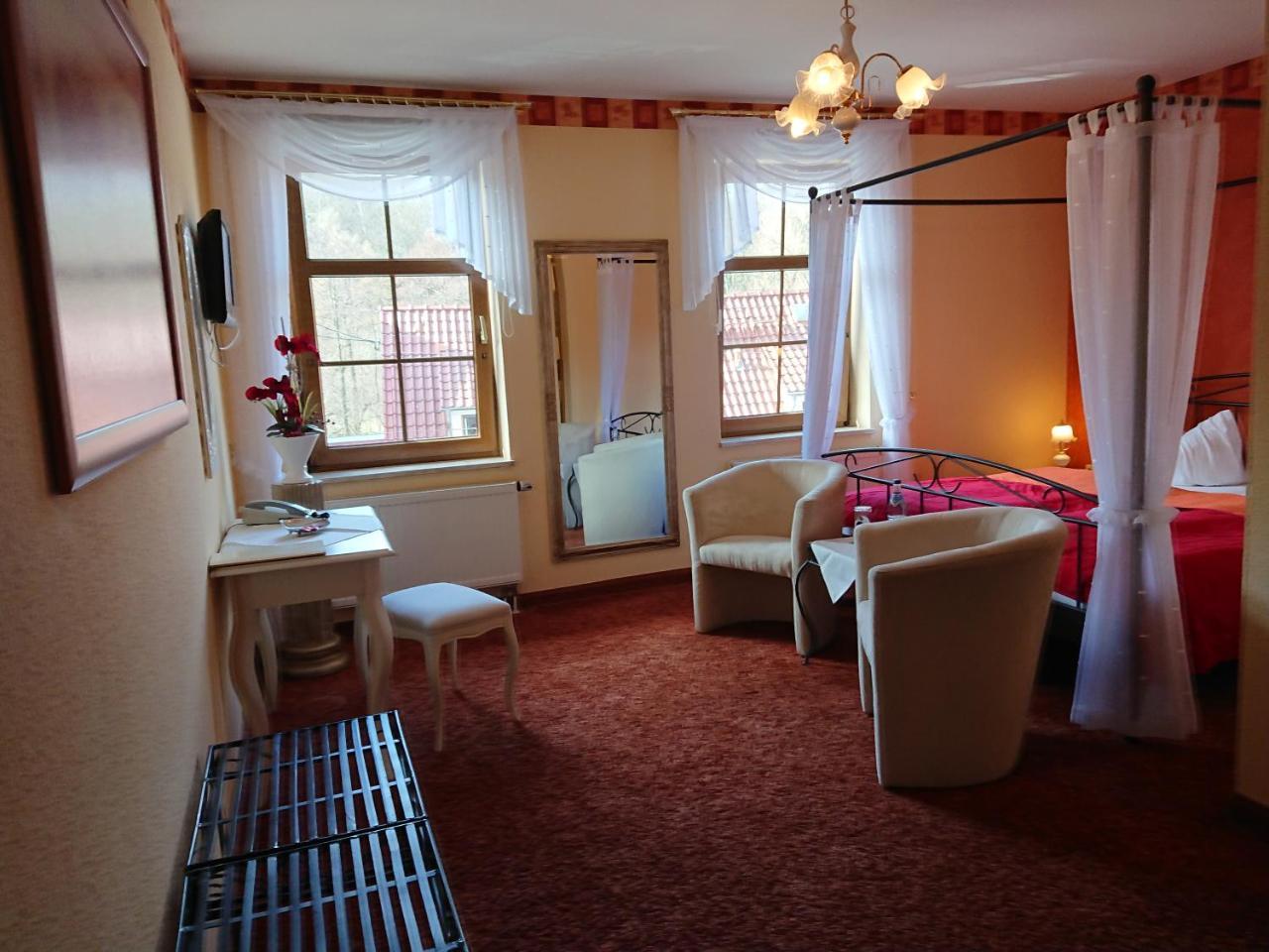 Hotel & Ferienwohnungen Bohlenblick Saalfeld Saale Luaran gambar